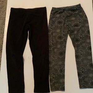 two pack girls leggings one black one gray with flower designs both size 7/8
